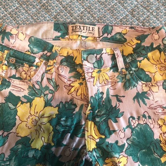 Textile by Elizabeth and James floral print jeans sz 25 - Picture 3 of 7